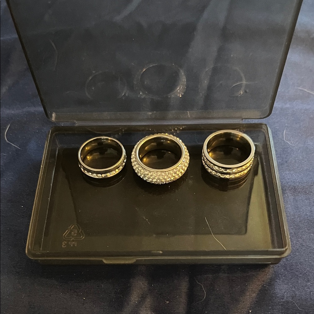Elegant Gold and Silver Ring Set